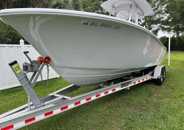 Front Runner 26 Center Console image