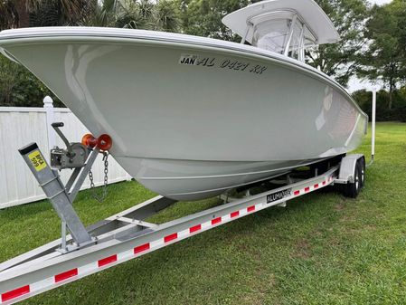 Front Runner 26 Center Console image