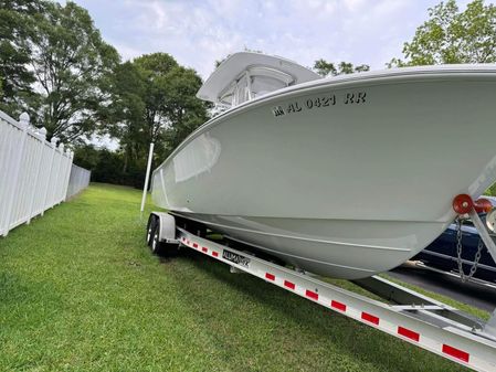 Front Runner 26 Center Console image