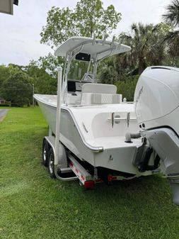 Front Runner 26 Center Console image