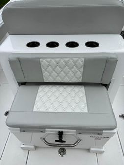 Front Runner 26 Center Console image