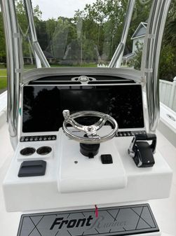 Front Runner 26 Center Console image