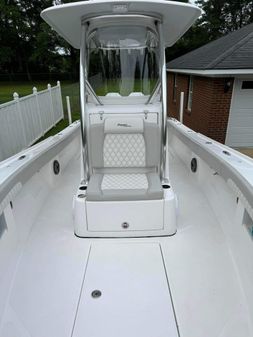 Front Runner 26 Center Console image