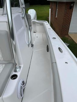 Front Runner 26 Center Console image