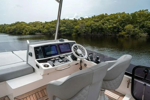 Sunseeker Manhattan 52 image