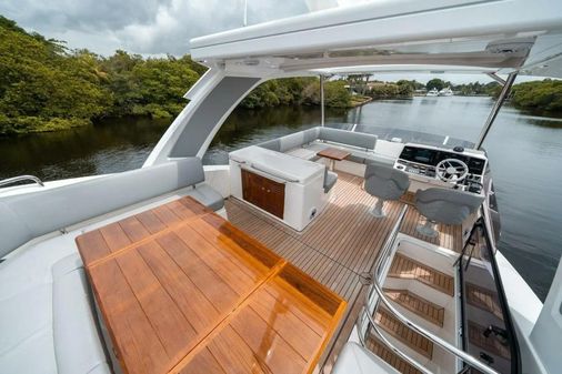 Sunseeker Manhattan 52 image