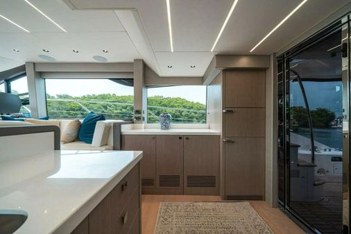 Sunseeker Manhattan 52 image