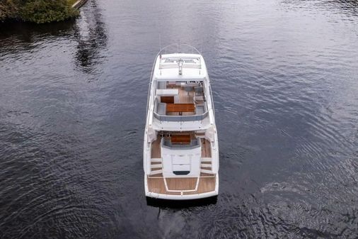 Sunseeker Manhattan 52 image