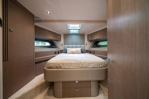 Sunseeker Manhattan 52 image