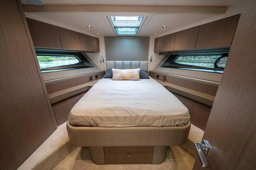 Sunseeker Manhattan 52 image