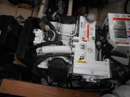 Sea Ray 330 Sundancer image