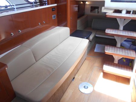 Sea Ray 330 Sundancer image