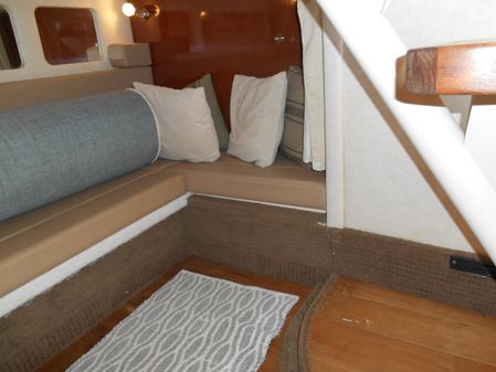 Sea Ray 330 Sundancer image