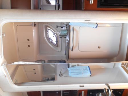 Sea Ray 330 Sundancer image