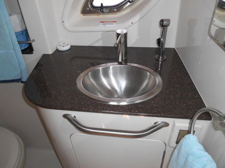 Sea Ray 330 Sundancer image