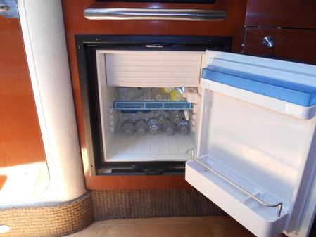 Sea Ray 330 Sundancer image