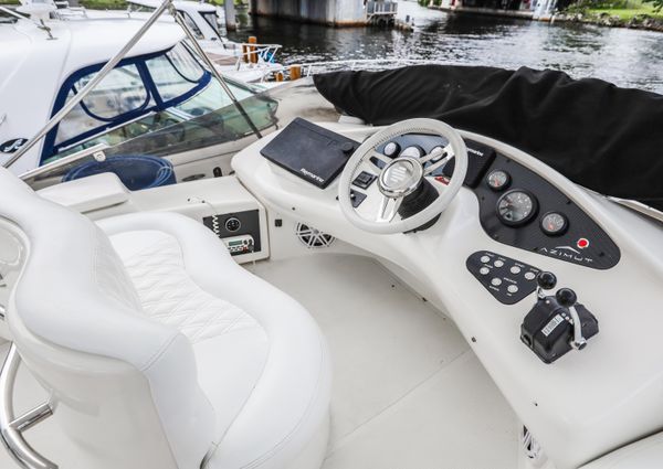 Azimut 42 Flybridge image