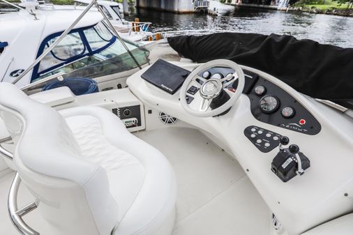 Azimut 42 Flybridge image