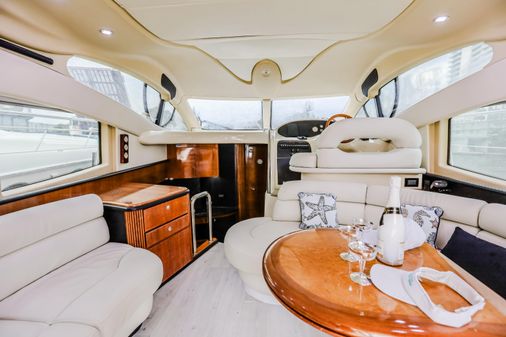 Azimut 42 Flybridge image