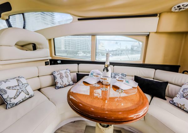 Azimut 42 Flybridge image