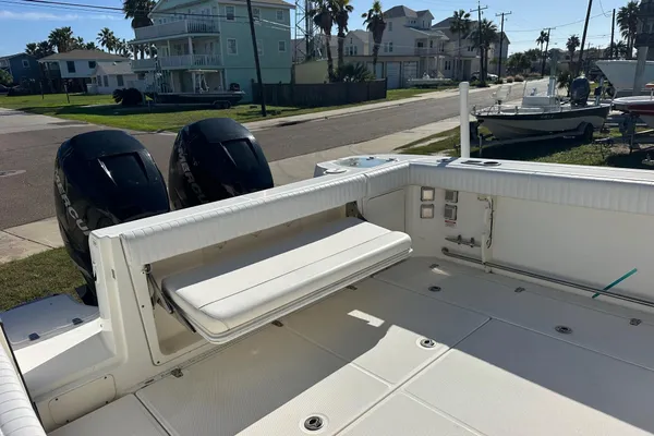 Boston Whaler 315 Conquest image