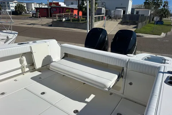 Boston Whaler 315 Conquest image