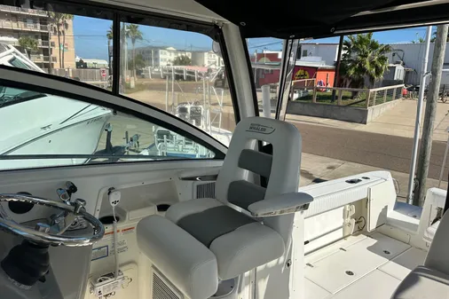 Boston Whaler 315 Conquest image
