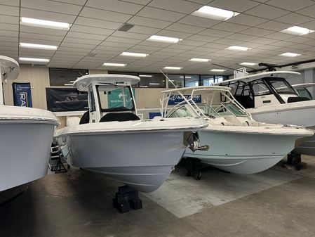 Everglades 285 Center Console image