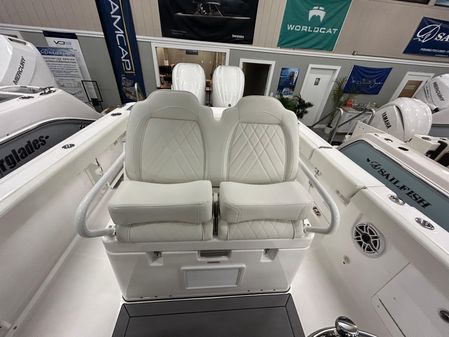 Everglades 285 Center Console image