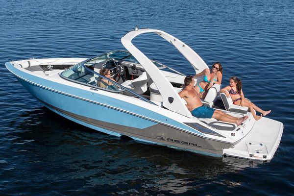 Regal 2300 Bowrider - main image