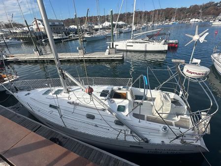 Beneteau 331 image