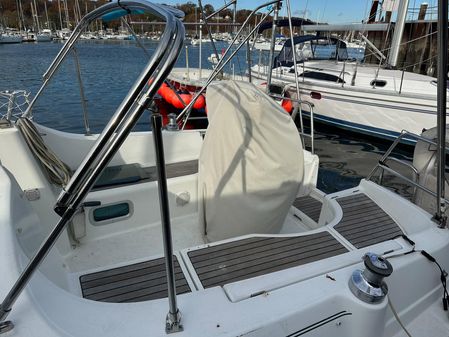 Beneteau 331 image