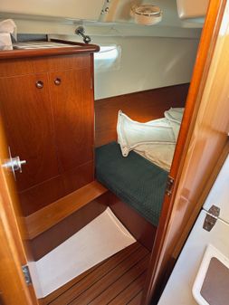 Beneteau 331 image