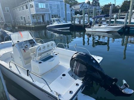 Boston Whaler 210 Montauk image