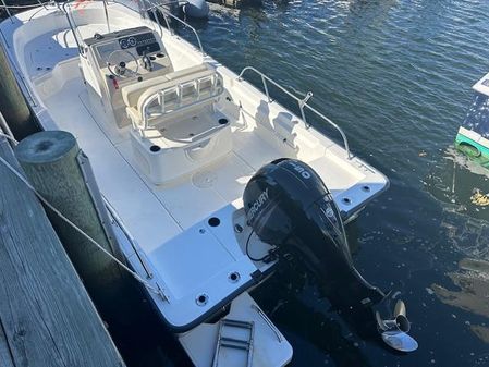 Boston Whaler 210 Montauk image