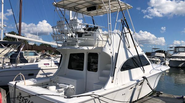 Luhrs 36 Convertible