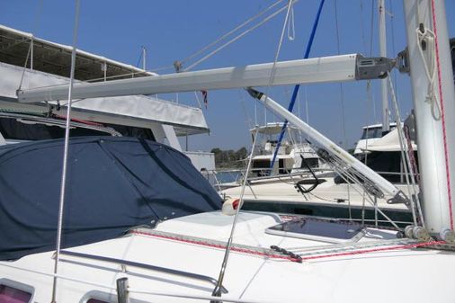 Hunter 36 image