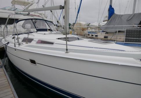 Hunter 36 image