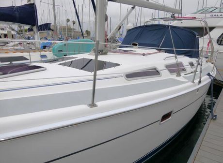 Hunter 36 image