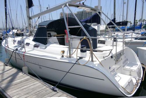 Hunter 36 image