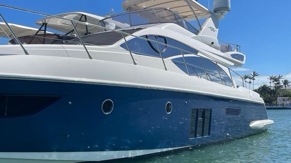 Azimut Flybridge Range 53