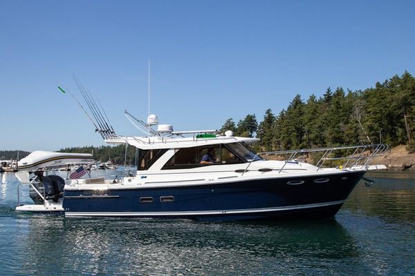 Cutwater 32-COUPE - main image