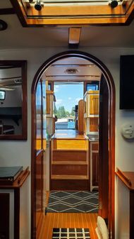 Lyman-Morse Custom Flybridge image