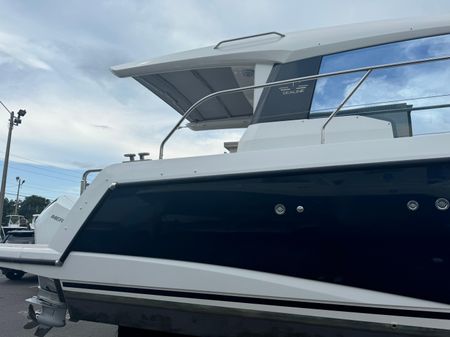 Sealine C335V image