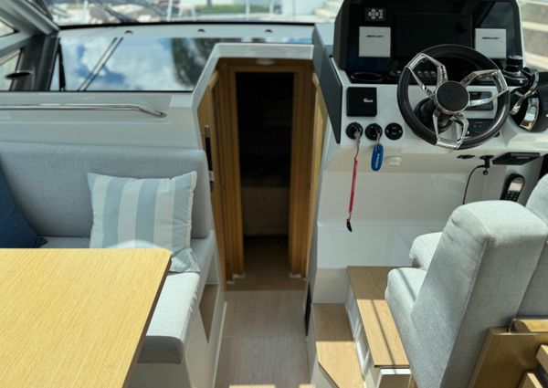 Sealine C335V image