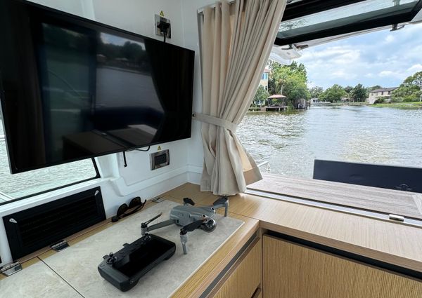 Sealine C335V image