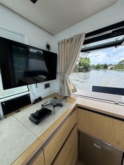 Sealine C335V image