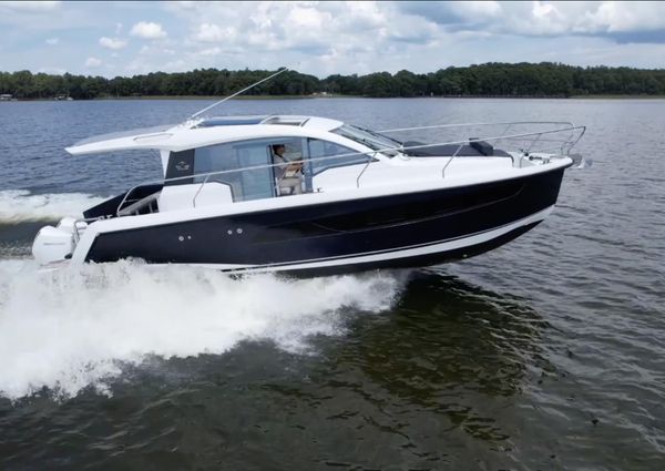 Sealine C335V image