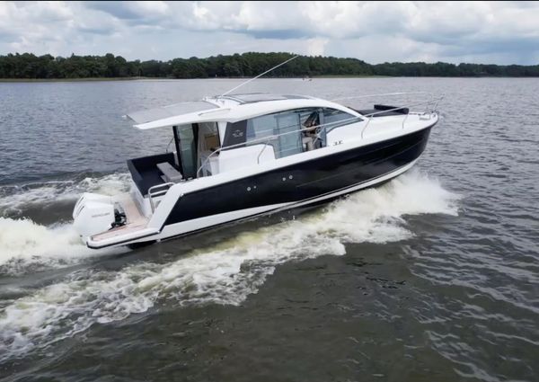 Sealine C335V image