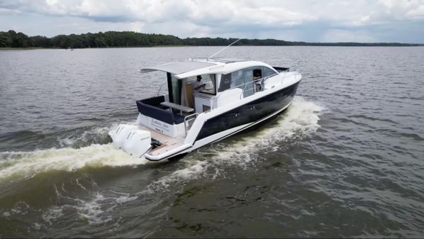 Sealine C335V image